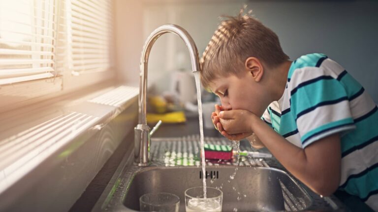 Lire la suite à propos de l’article Les avantages de boire de l’eau du robinet